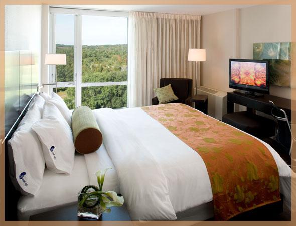 Hotel Indigo Boston - Newton Riverside Экстерьер фото