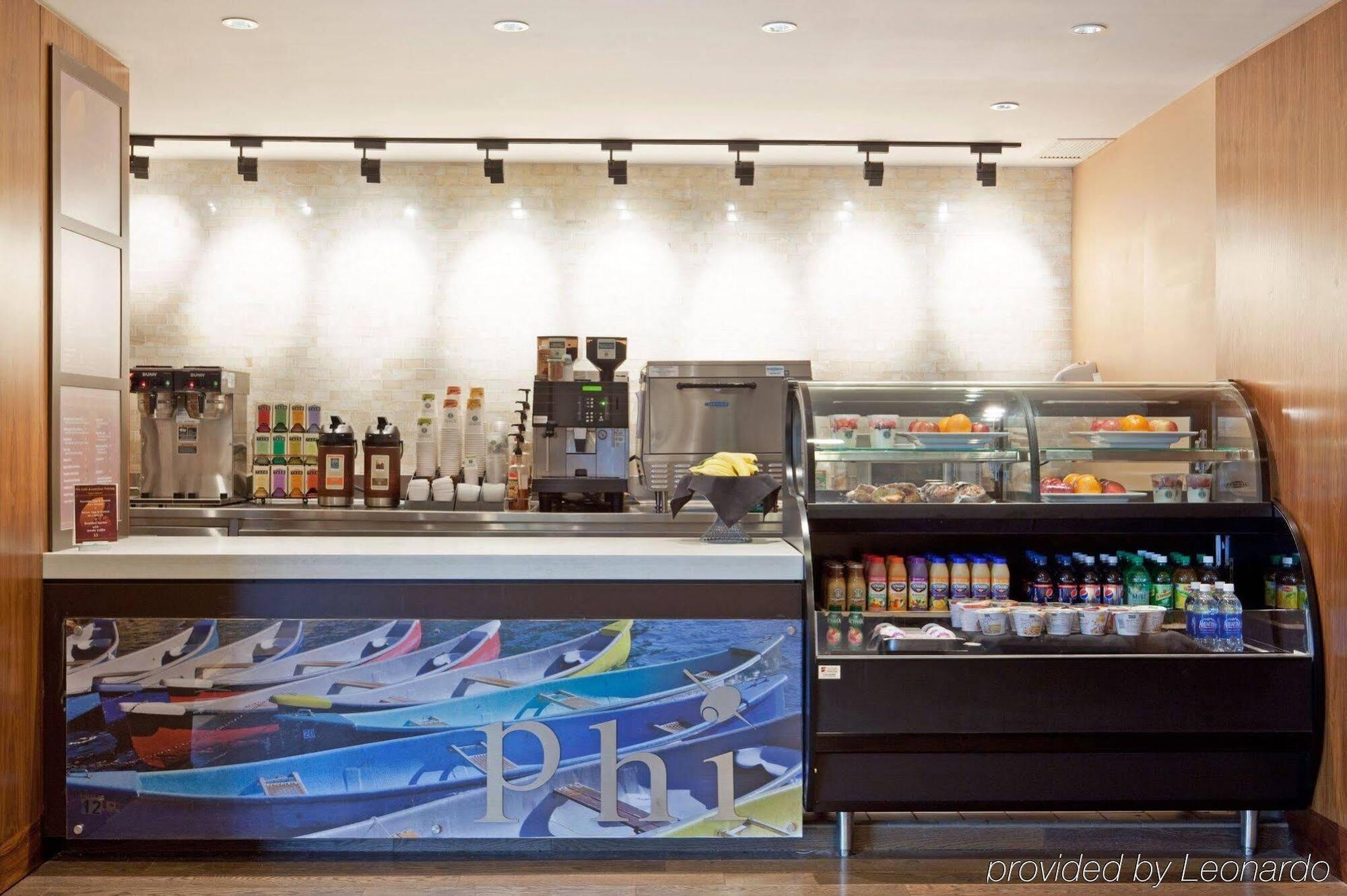 Hotel Indigo Boston - Newton Riverside Экстерьер фото